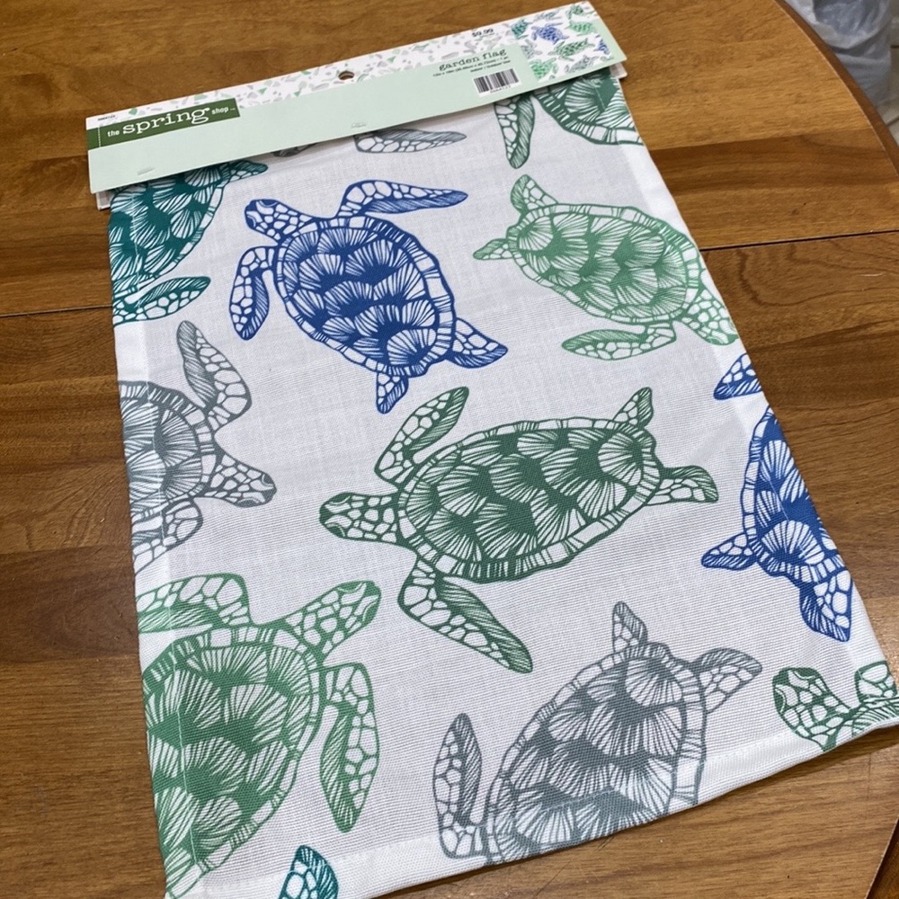NWT.  Sea turtle, garden flag.
